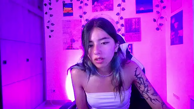 IvyStone  online show from March 10, 9:42 pm