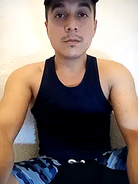 Snapshot of Reuss25 chatting on March 29, 12:10 am Reuss25 online show from March 29, 12:10 am