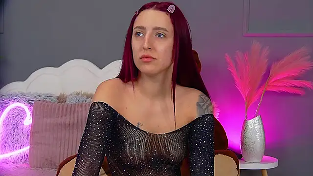 Snapshot of CrystalRedd chatting on April 23, 4:46 am CrystalRedd online show from April 23, 4:46 am