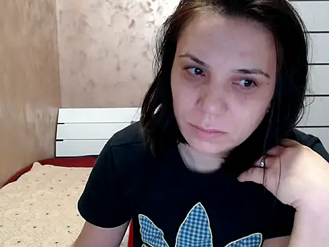 LorraGrey online show from February 28, 9:05 pm