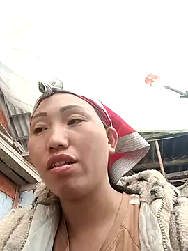 hot-luna- online show from February 4, 7:25 am