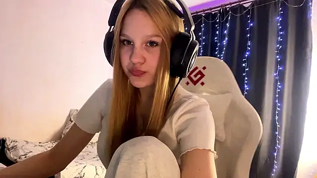 axin burnell online show from March 10, 5:18 pm