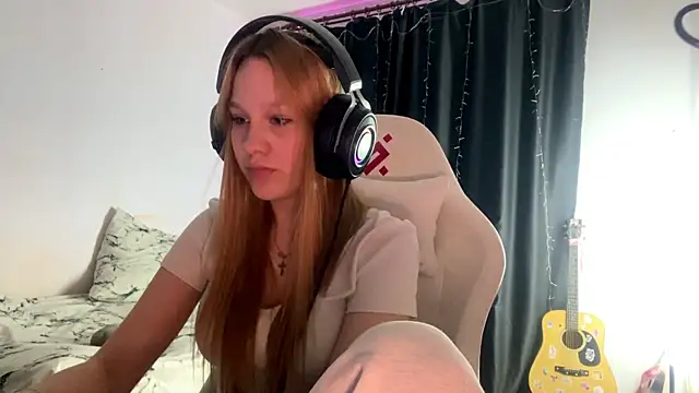 Snapshot of axin_burnell chatting on April 15, 7:58 pm axin burnell online show from April 15, 7:58 pm