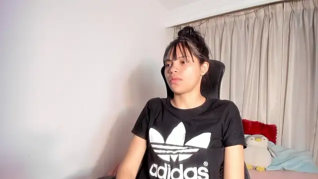 kendall hernandez online show from February 6, 2:20 pm