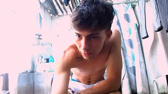 Snapshot of FlexxPrimee chatting on April 4, 3:42 pm FlexxPrimee online show from April 4, 3:42 pm