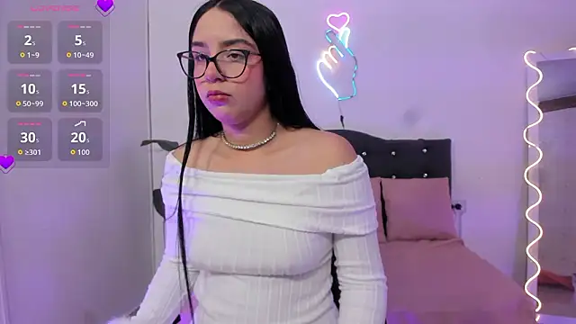 MILAH TAY online show from February 10, 11:36 am