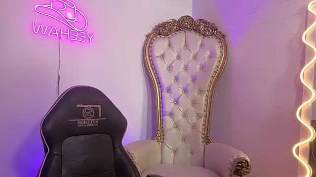 MILAH TAY online show from March 17, 11:35 am