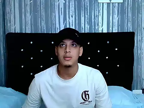 Noah Blackk online show from February 5, 2:00 pm