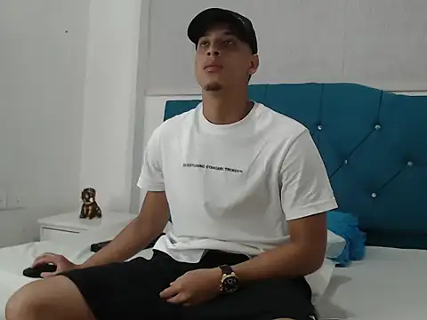 Noah Blackk online show from March 16, 1:37 pm