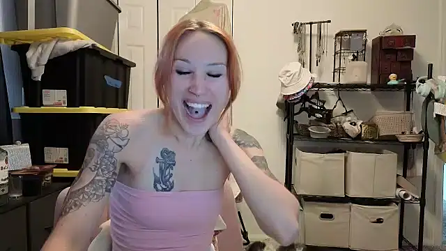 Snapshot of ThornsandHoney chatting on May 17, 5:53 pm ThornsandHoney online show from May 17, 5:53 pm