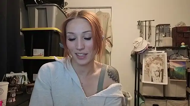 Snapshot of ThornsandHoney chatting on May 18, 5:57 am ThornsandHoney online show from May 18, 5:57 am