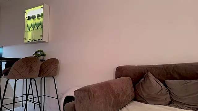 AuraXO online show from July 22, 11:57 am