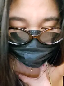 Snapshot of mini27mimi chatting on May 9, 5:29 pm mini27mimi online show from May 9, 5:29 pm
