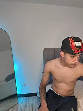 Lucas her online show from April 10, 11:20 pm