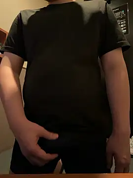 yuuuuusuke00 online show from February 5, 3:22 am