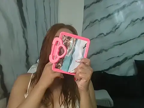 Rhieanne online show from April 16, 1:45 pm