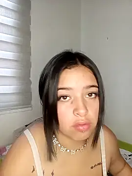 Snapshot of _juli17_ chatting on April 12, 10:37 pm juli17 online show from April 12, 10:37 pm