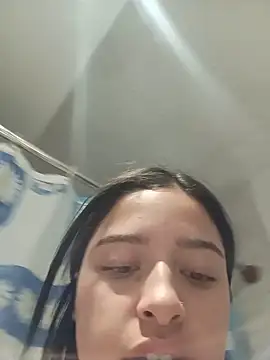 Snapshot of _juli17_ chatting on June 12, 10:30 pm juli17 online show from June 12, 10:30 pm