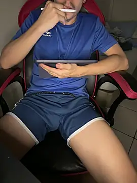 hungtwinkBR online show from March 19, 11:31 pm