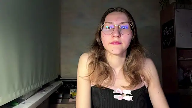 Miaaa Moon online show from June 8, 6:19 pm