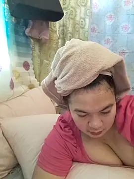 Snapshot of Zyramae_25 chatting on March 6, 7:16 am Zyramae 25 online show from March 6, 7:16 am