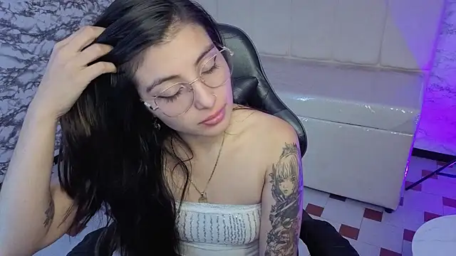 Cristal love v online show from February 6, 1:25 pm