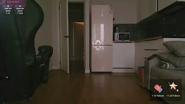 jjasleen0 online show from February 5, 3:33 am