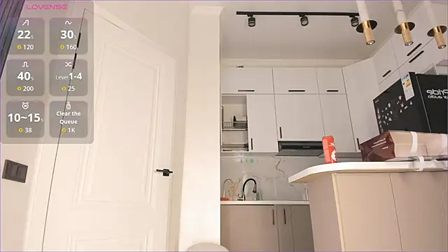 jjasleen0 online show from March 26, 4:18 am