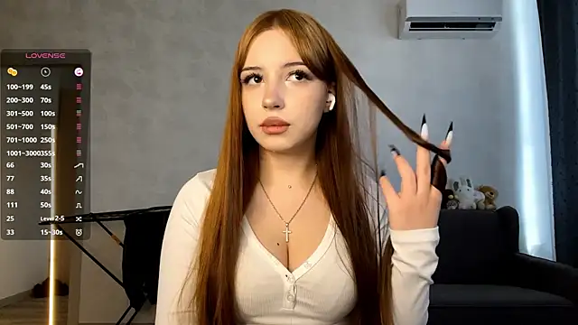 Snapshot of ViolaPoers chatting on March 14, 10:42 am ViolaPoers online show from March 14, 10:42 am