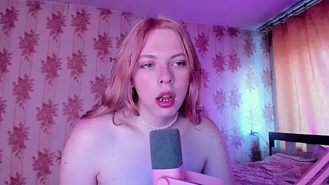 Snapshot of Cutie_Bambi chatting on June 8, 12:16 pm Cutie Bambi online show from June 8, 12:16 pm