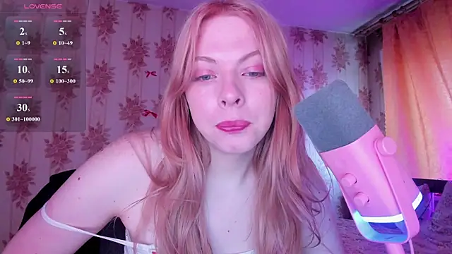 Snapshot of Cutie_Bambi chatting on June 11, 12:14 pm Cutie Bambi online show from June 11, 12:14 pm