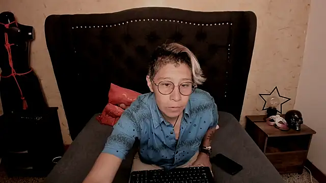 Kali Panther online show from February 6, 12:30 pm