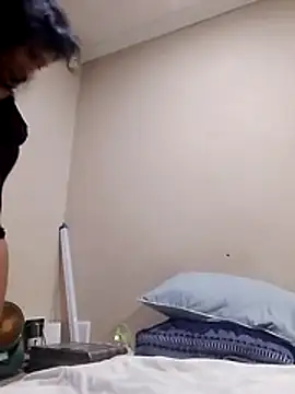 Snapshot of sexykajol2001 chatting on February 11, 10:04 pm sexykajol2001 online show from February 11, 10:04 pm