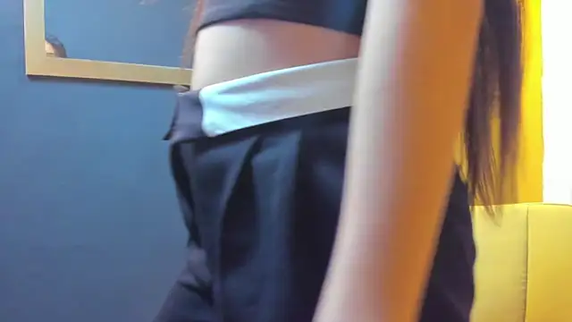 Vaiolletcooper online show from March 26, 3:50 pm