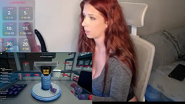 Snapshot of AustrianGirl99AtWork chatting on March 10, 12:48 am AustrianGirl99AtWork online show from March 10, 12:48 am