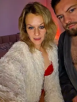 Snapshot of Couple-Kiwii-Orchidee-Boy chatting on March 11, 6:14 pm Couple-Kiwii-Orchidee-Boy online show from March 11, 6:14 pm