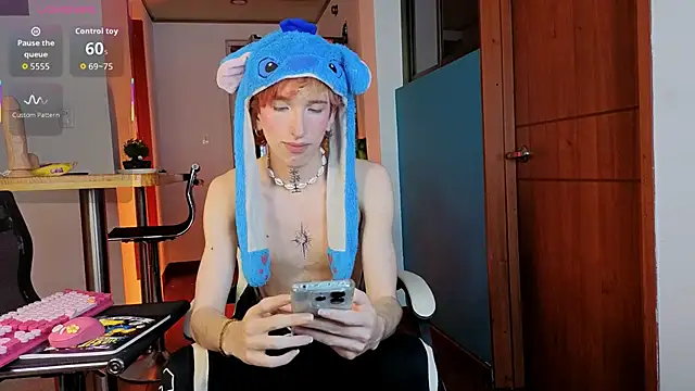 golden twink  online show from February 5, 5:56 am