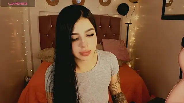 Snapshot of _selena_fox chatting on April 11, 3:44 am selena fox online show from April 11, 3:44 am