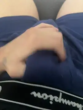 Snapshot of bugballs1 chatting on February 5, 11:20 pm bugballs1 online show from February 5, 11:20 pm