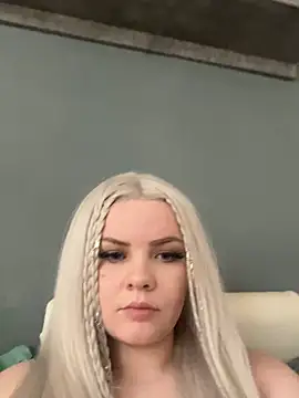 HannahCream online show from February 11, 11:15 am