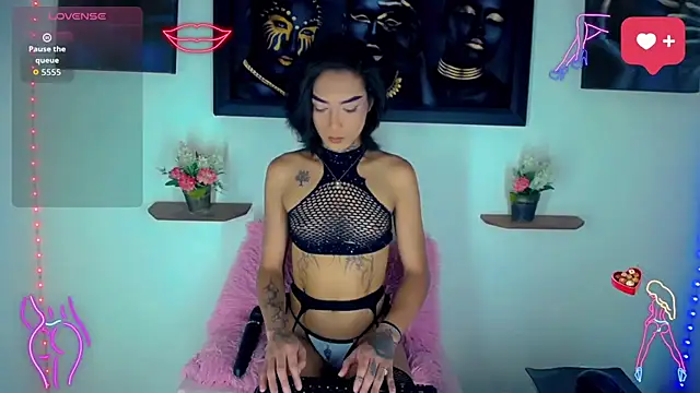 Darianna Atehortua online show from February 3, 6:40 am