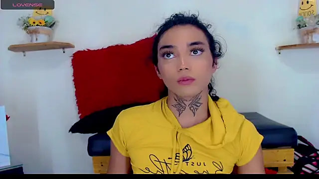 Darianna Atehortua online show from March 5, 11:01 pm