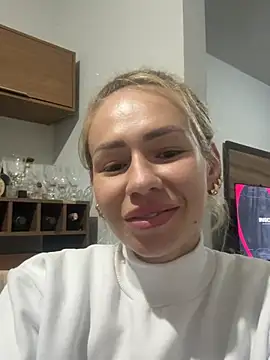 Bru dias1 online show from February 3, 9:53 pm