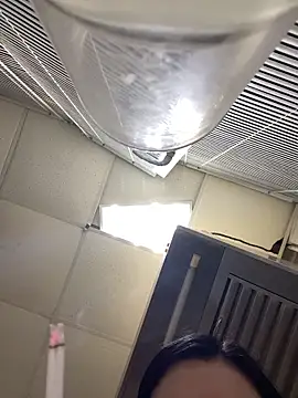 Snapshot of OnlyMila chatting on February 11, 5:29 pm OnlyMila online show from February 11, 5:29 pm