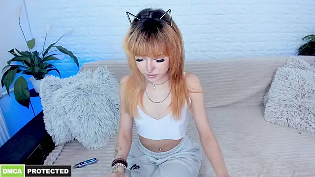   Amiraa online show from April 4, 10:57 am