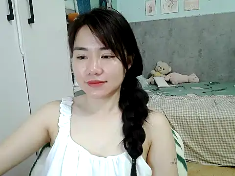 Snapshot of Amy8386 chatting on April 12, 3:44 am Amy8386 online show from April 12, 3:44 am