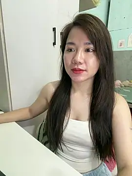 Snapshot of Amy8386 chatting on June 5, 4:08 am Amy8386 online show from June 5, 4:08 am