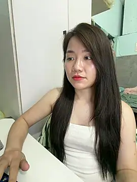 Snapshot of Amy8386 chatting on June 5, 6:52 am Amy8386 online show from June 5, 6:52 am