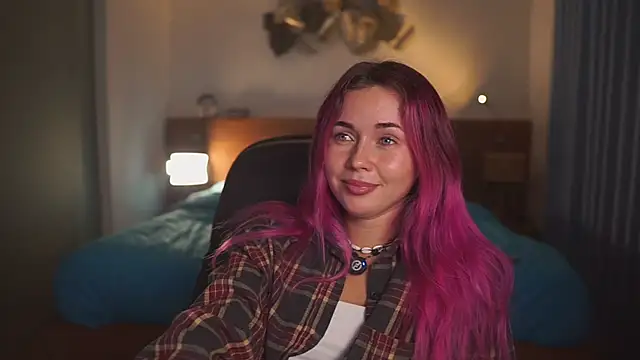 Sarah Pink online show from February 15, 12:25 pm