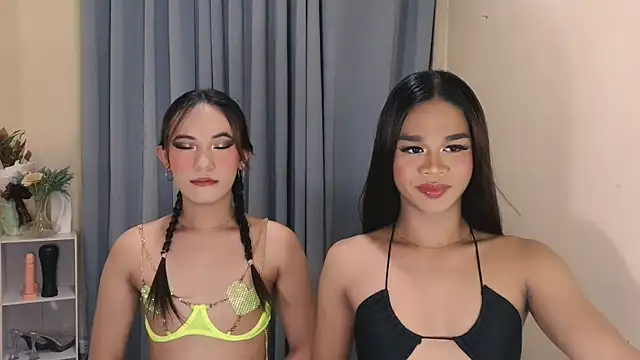 Snapshot of Sweet_Audreyxx chatting on February 18, 12:28 am Sweet Audreyxx online show from February 18, 12:28 am